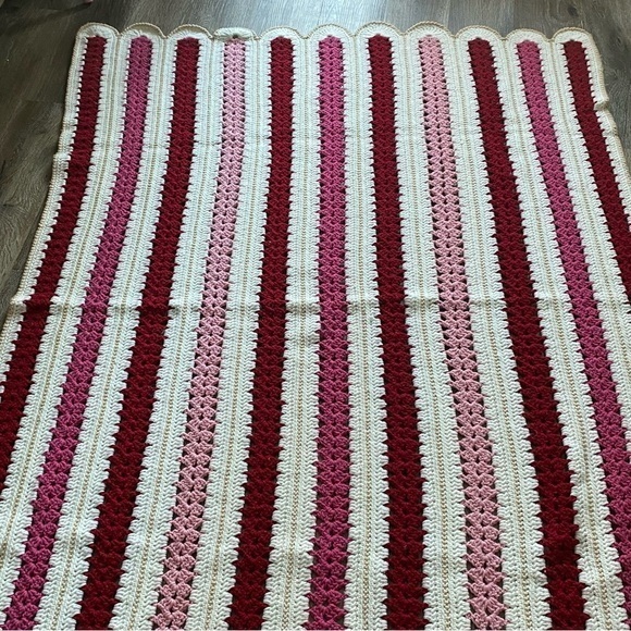 Afghan Blanket Homemade Grannycore Throw Pink White Red - Picture 2 of 12
